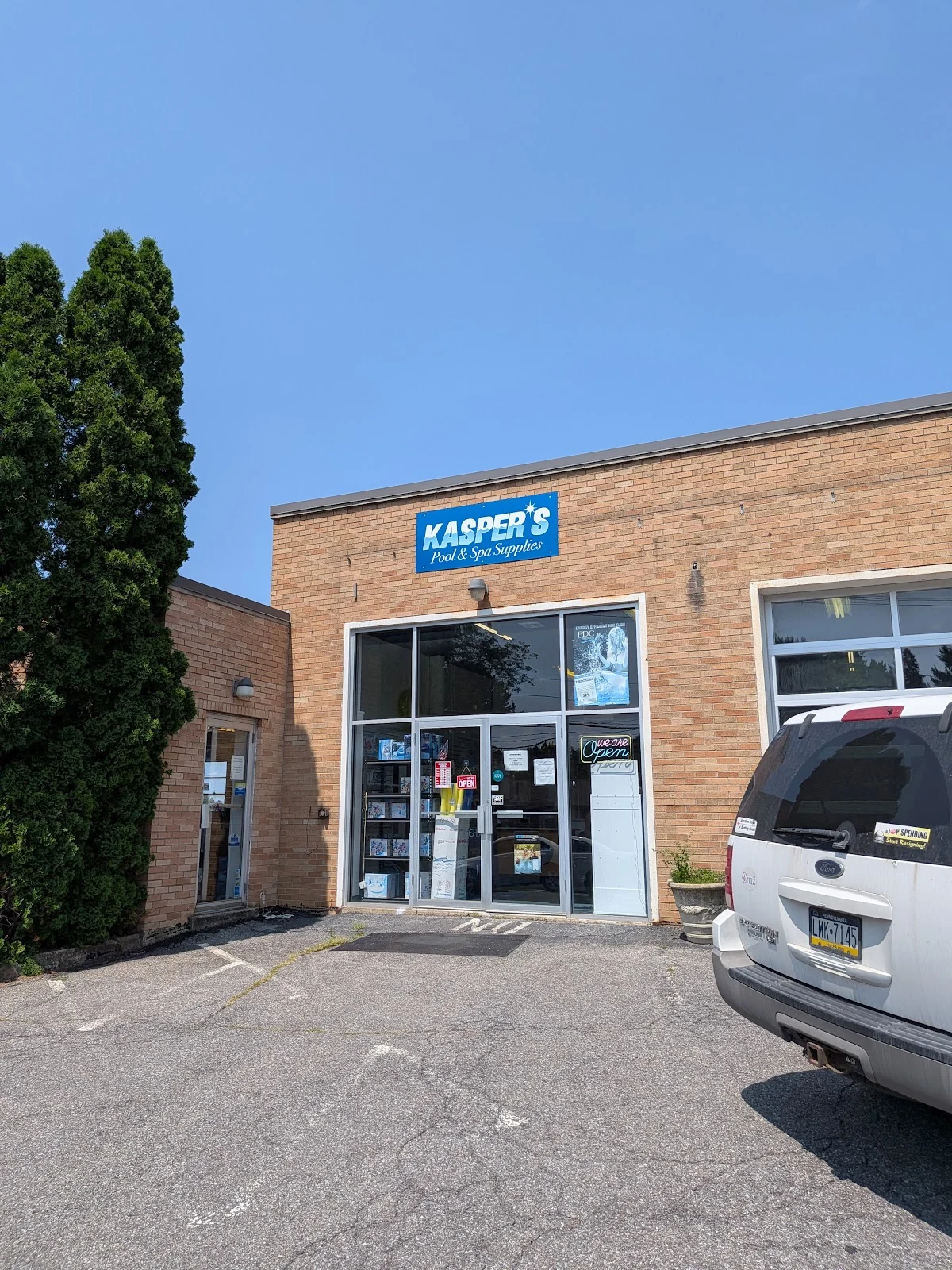 Kasper's Pool Supplies and Spas