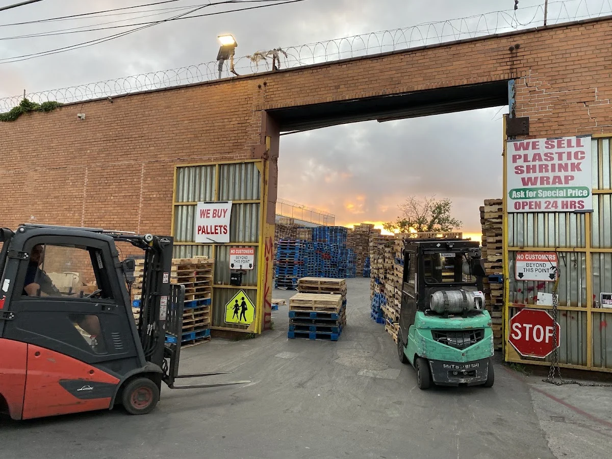 We Buy Pallets